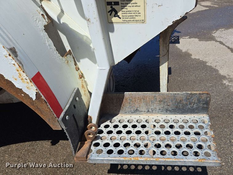 image for item EJ8713 2016 International 7400 refuse truck