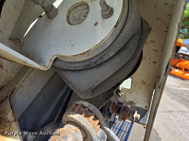 image for item EJ8713 2016 International 7400 refuse truck