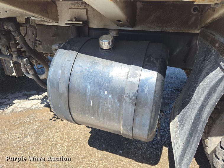 image for item EJ8713 2016 International 7400 refuse truck