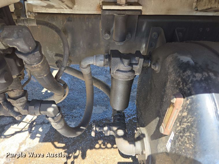 image for item EJ8713 2016 International 7400 refuse truck