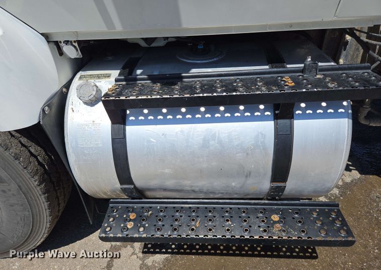 image for item EJ8713 2016 International 7400 refuse truck