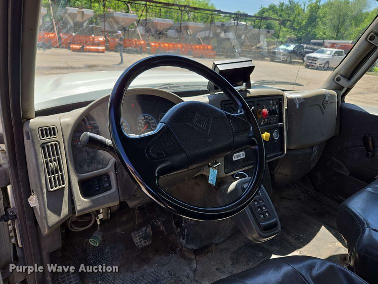 image for item EJ8713 2016 International 7400 refuse truck