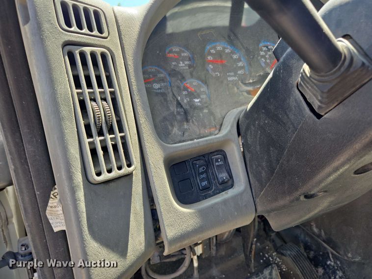 image for item EJ8713 2016 International 7400 refuse truck