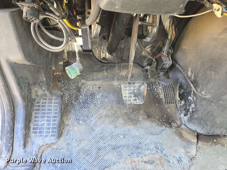 image for item EJ8713 2016 International 7400 refuse truck