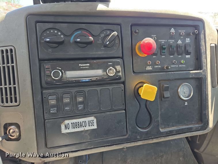 image for item EJ8713 2016 International 7400 refuse truck