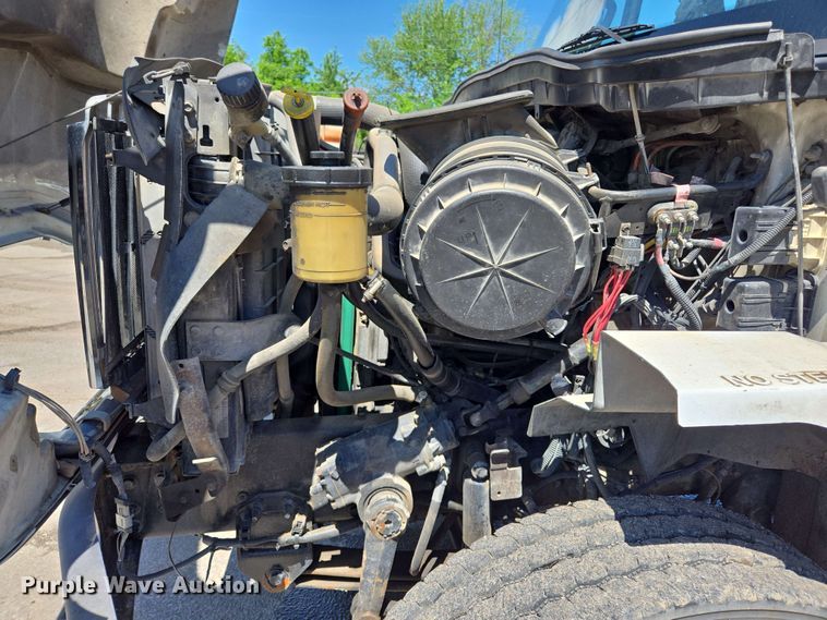 image for item EJ8713 2016 International 7400 refuse truck