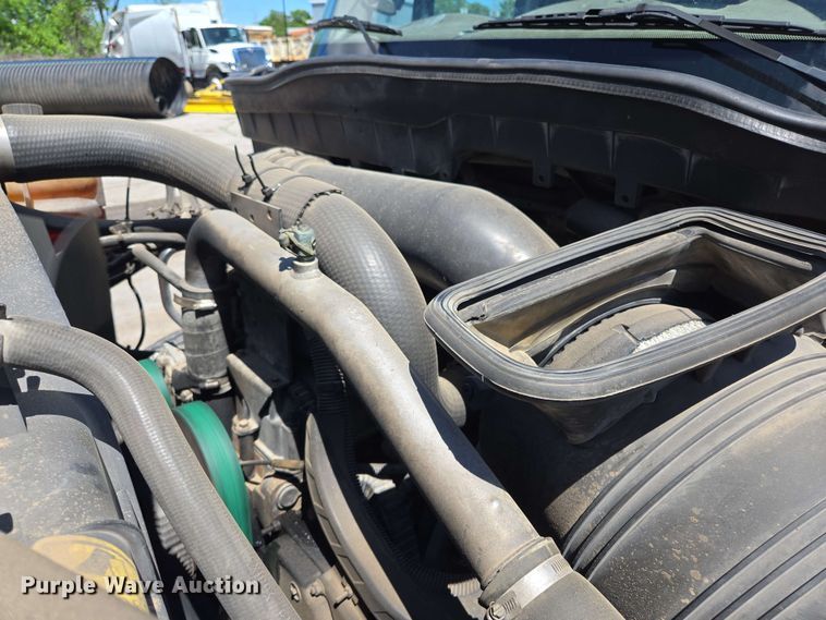 image for item EJ8713 2016 International 7400 refuse truck