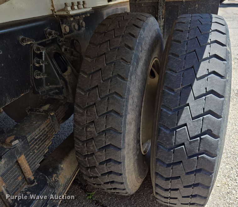 image for item EJ8713 2016 International 7400 refuse truck