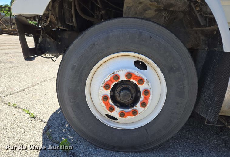 image for item EJ8713 2016 International 7400 refuse truck