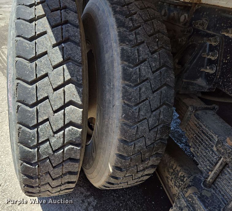 image for item EJ8713 2016 International 7400 refuse truck