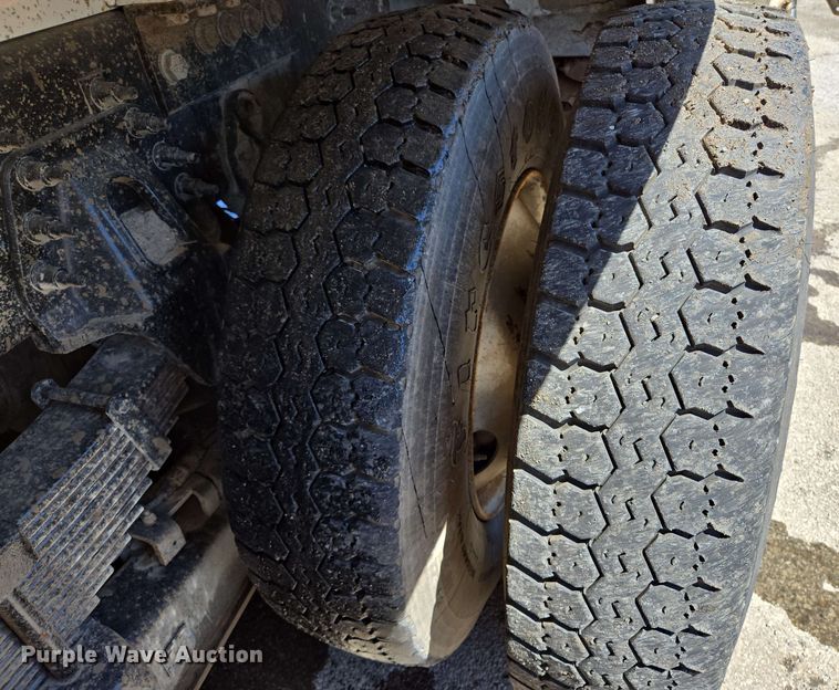 image for item EJ8713 2016 International 7400 refuse truck