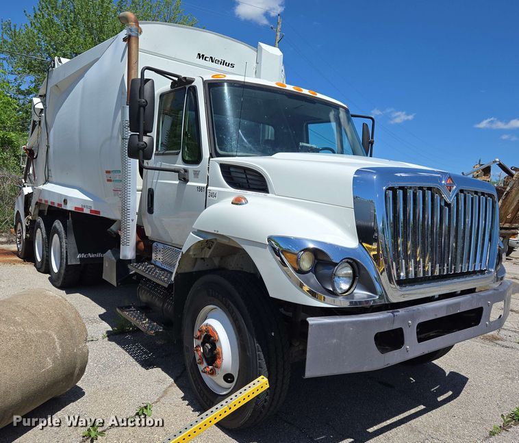 image for item EJ8714 2016 International 7400 refuse truck