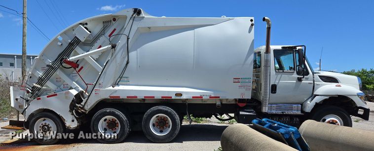 image for item EJ8714 2016 International 7400 refuse truck