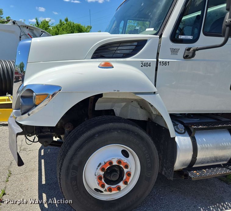 image for item EJ8714 2016 International 7400 refuse truck