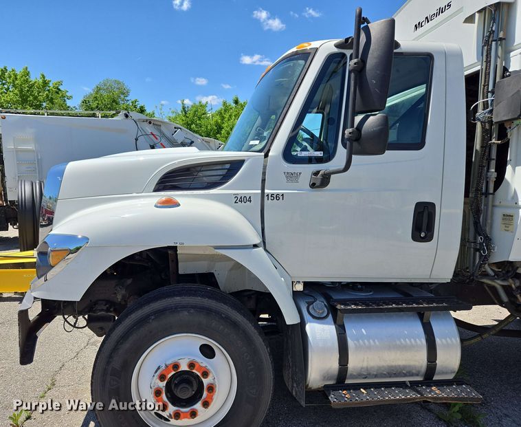 image for item EJ8714 2016 International 7400 refuse truck