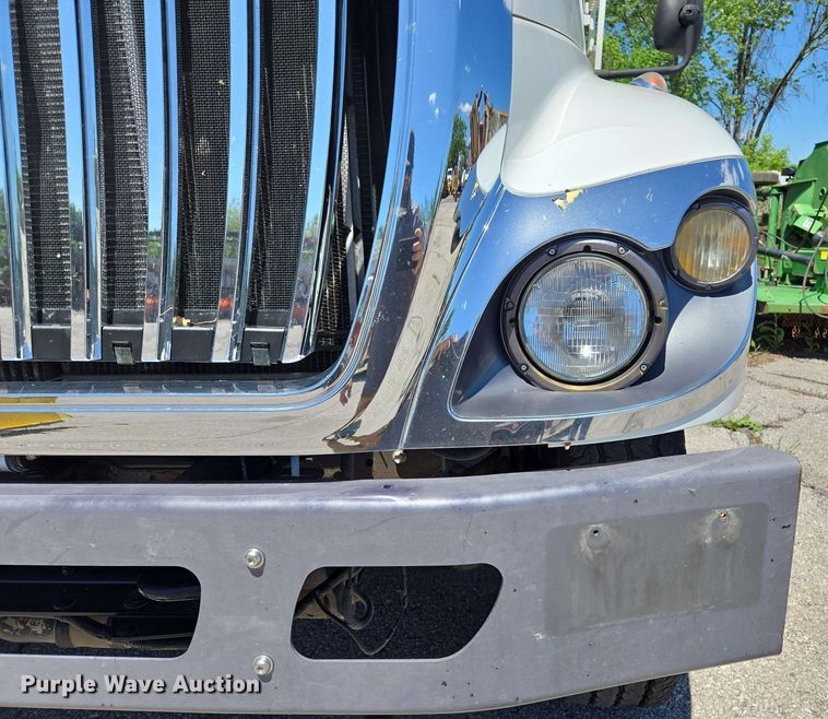 image for item EJ8714 2016 International 7400 refuse truck