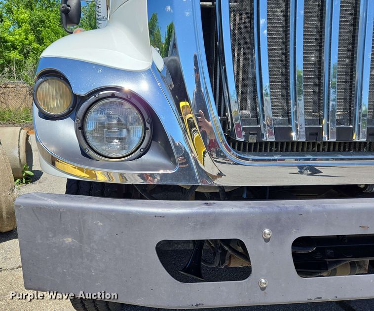 image for item EJ8714 2016 International 7400 refuse truck