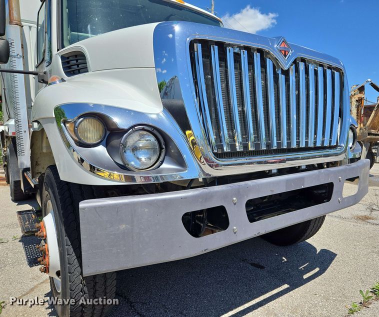 image for item EJ8714 2016 International 7400 refuse truck