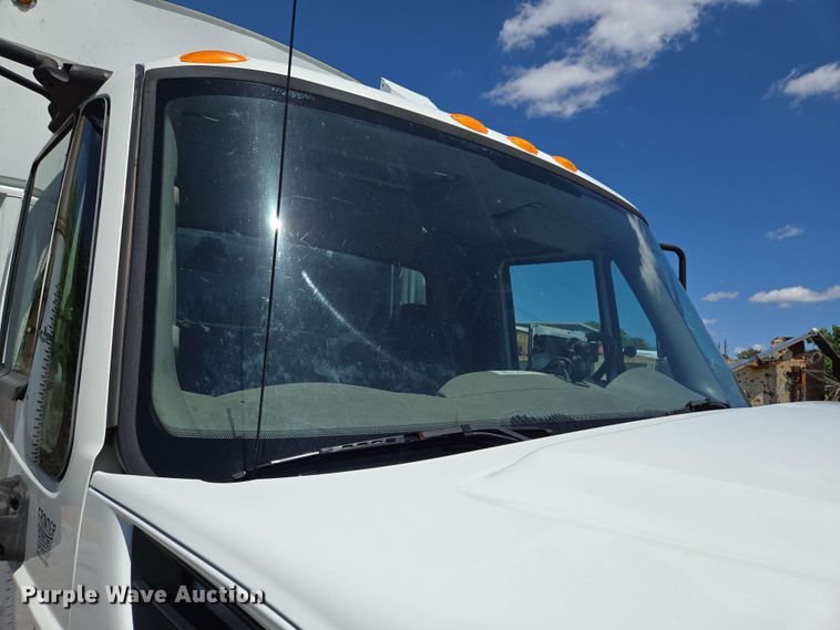 image for item EJ8714 2016 International 7400 refuse truck