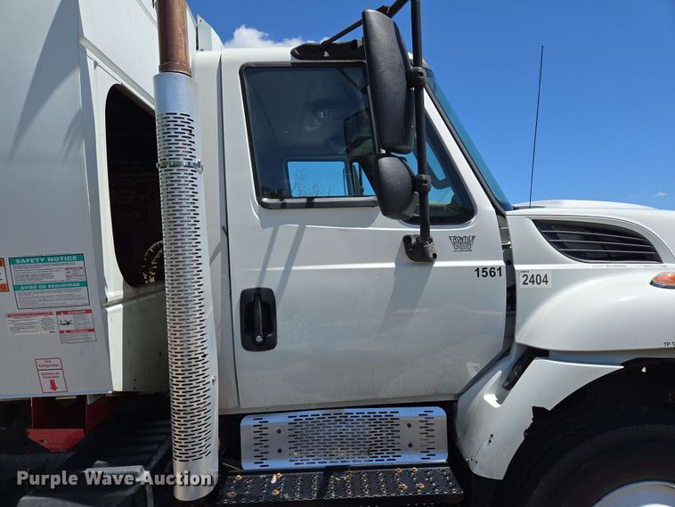 image for item EJ8714 2016 International 7400 refuse truck