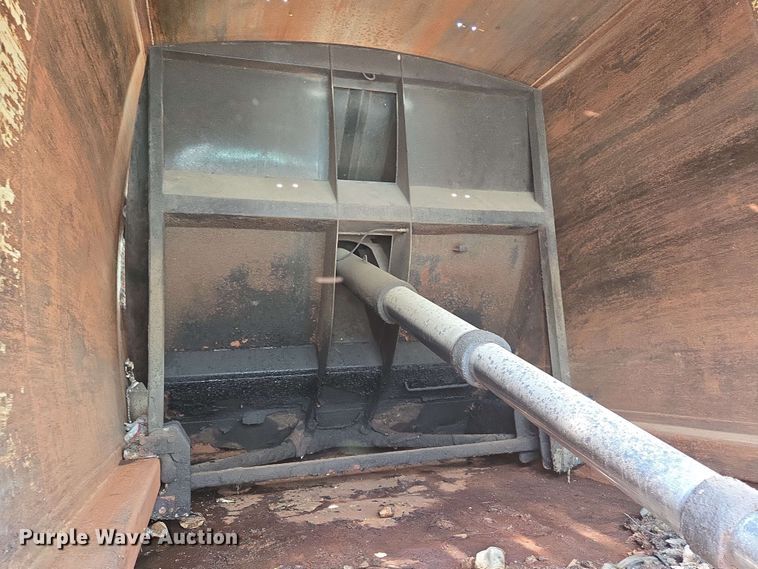 image for item EJ8714 2016 International 7400 refuse truck