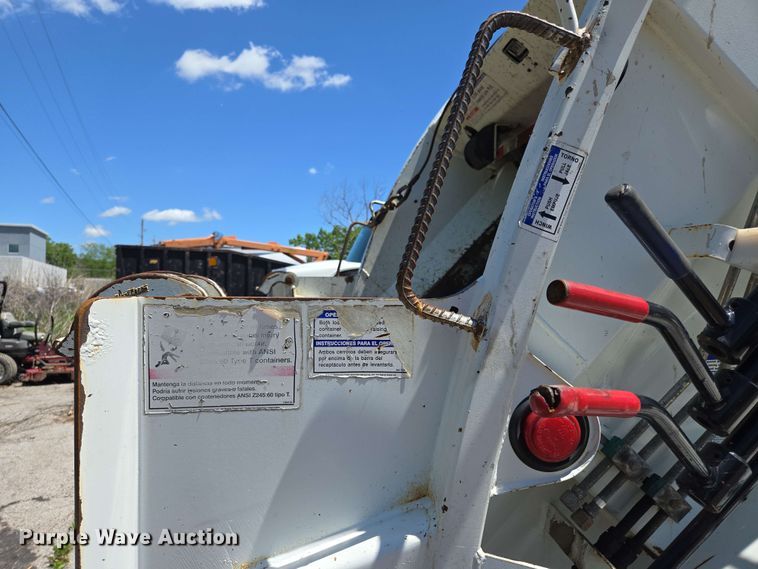 image for item EJ8714 2016 International 7400 refuse truck