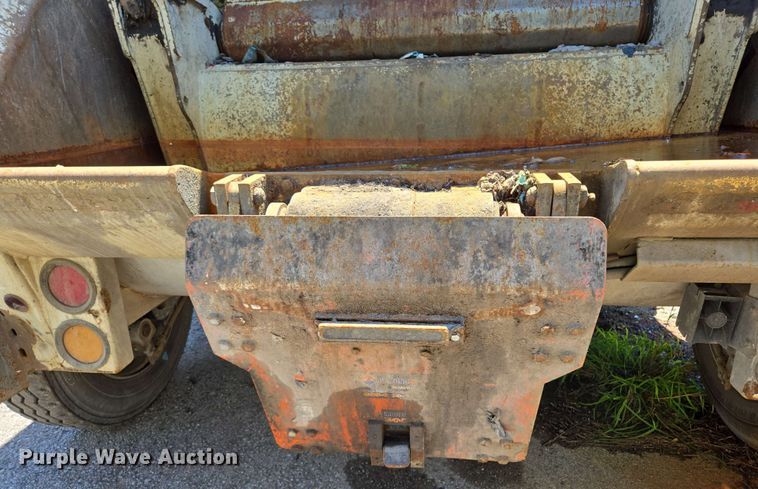 image for item EJ8714 2016 International 7400 refuse truck