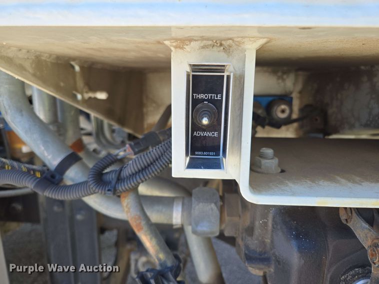 image for item EJ8714 2016 International 7400 refuse truck