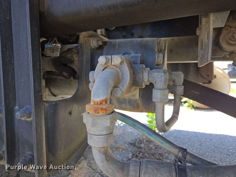 image for item EJ8714 2016 International 7400 refuse truck