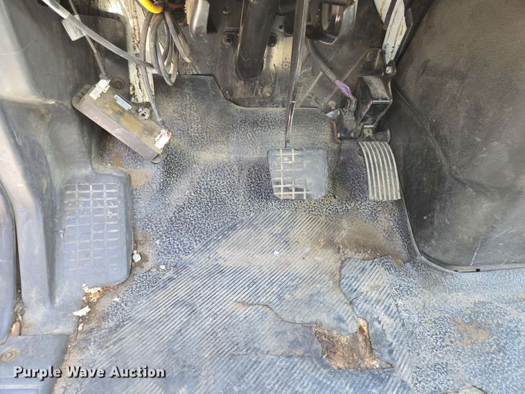 image for item EJ8714 2016 International 7400 refuse truck