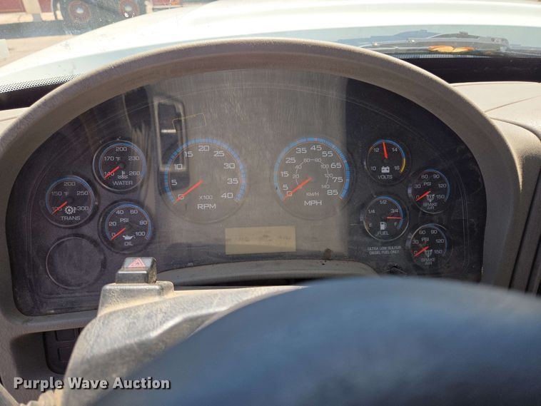 image for item EJ8714 2016 International 7400 refuse truck