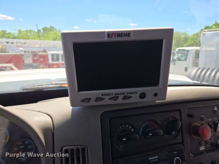 image for item EJ8714 2016 International 7400 refuse truck