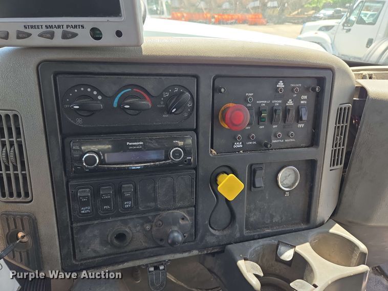 image for item EJ8714 2016 International 7400 refuse truck