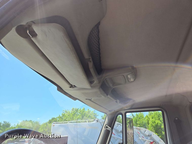 image for item EJ8714 2016 International 7400 refuse truck