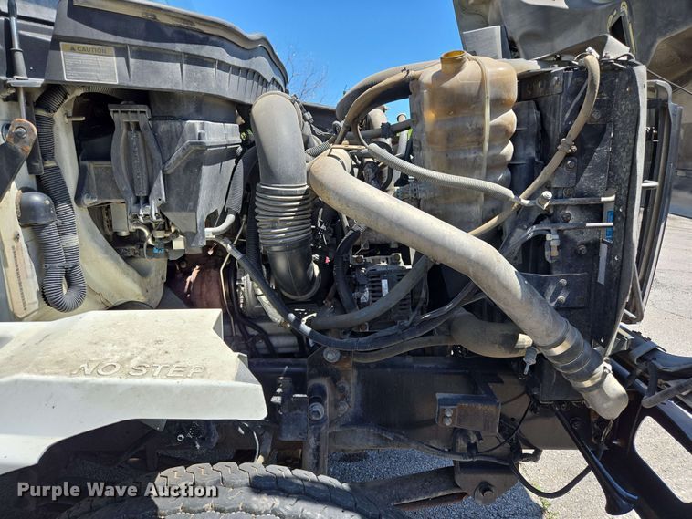 image for item EJ8714 2016 International 7400 refuse truck