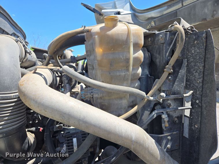 image for item EJ8714 2016 International 7400 refuse truck