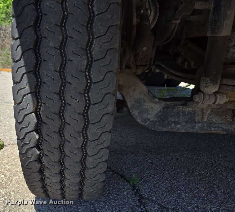 image for item EJ8714 2016 International 7400 refuse truck