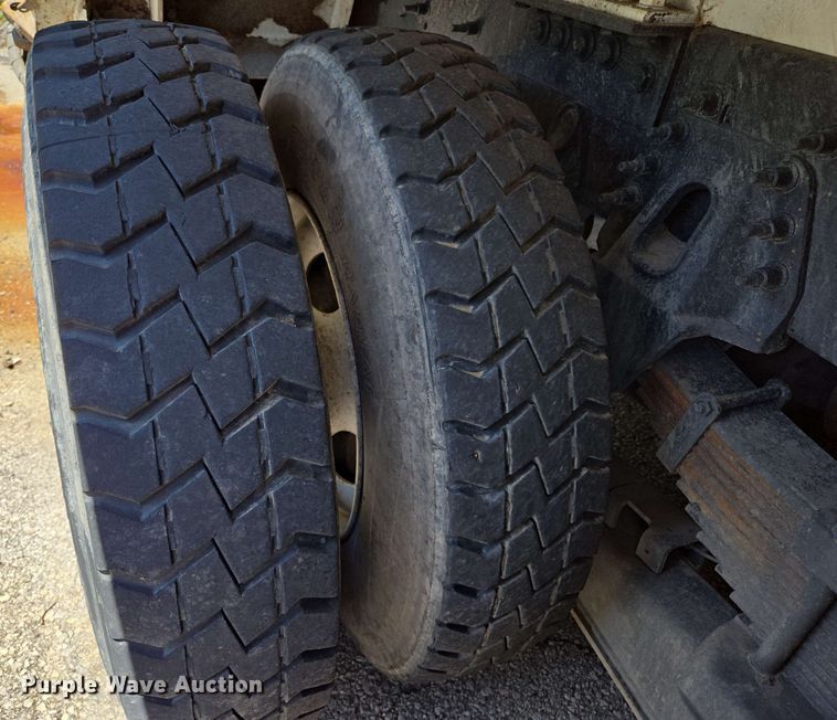 image for item EJ8714 2016 International 7400 refuse truck