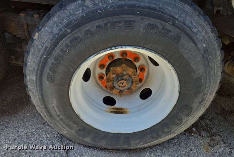 image for item EJ8714 2016 International 7400 refuse truck