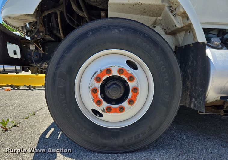 image for item EJ8714 2016 International 7400 refuse truck