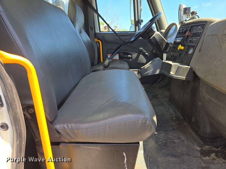 image for item EJ8714 2016 International 7400 refuse truck