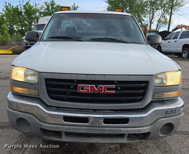 image for item EJ8715 2003 GMC Sierra 1500 pickup truck