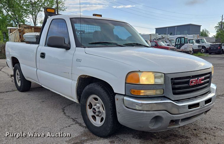 image for item EJ8715 2003 GMC Sierra 1500 pickup truck
