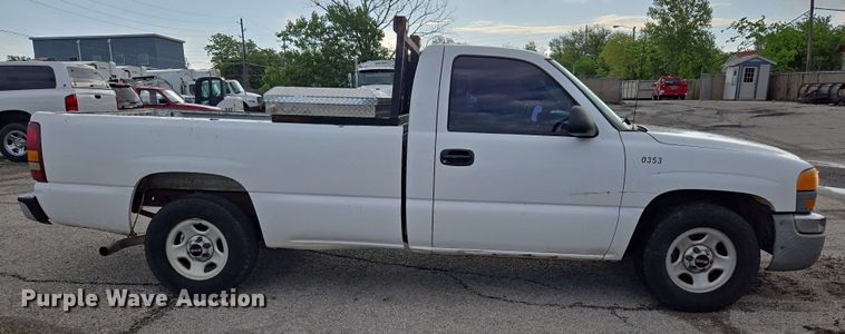 image for item EJ8715 2003 GMC Sierra 1500 pickup truck