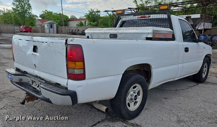 image for item EJ8715 2003 GMC Sierra 1500 pickup truck