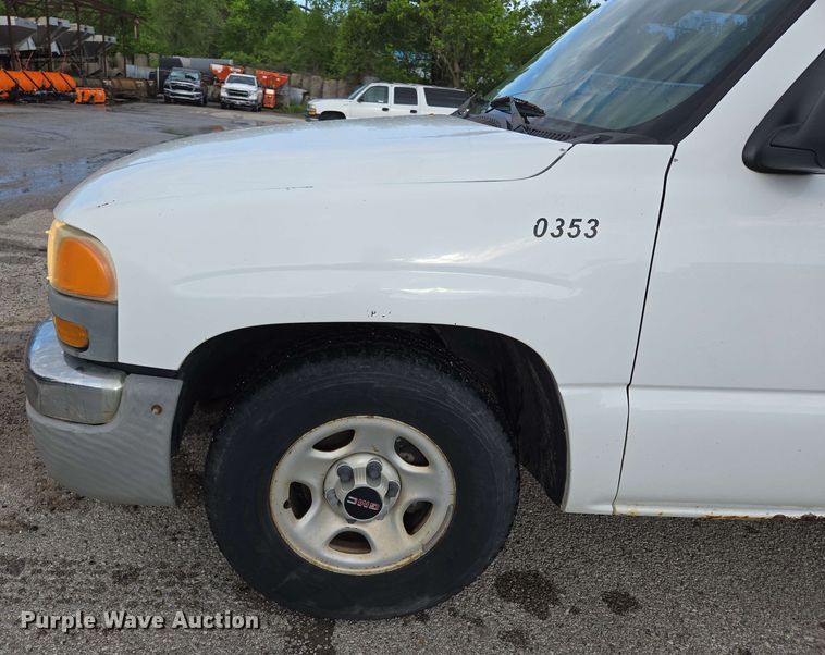 image for item EJ8715 2003 GMC Sierra 1500 pickup truck