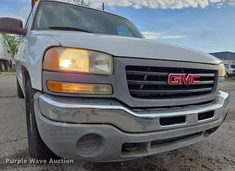 image for item EJ8715 2003 GMC Sierra 1500 pickup truck