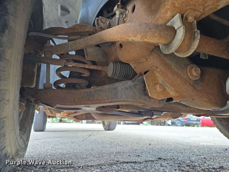 image for item EJ8715 2003 GMC Sierra 1500 pickup truck