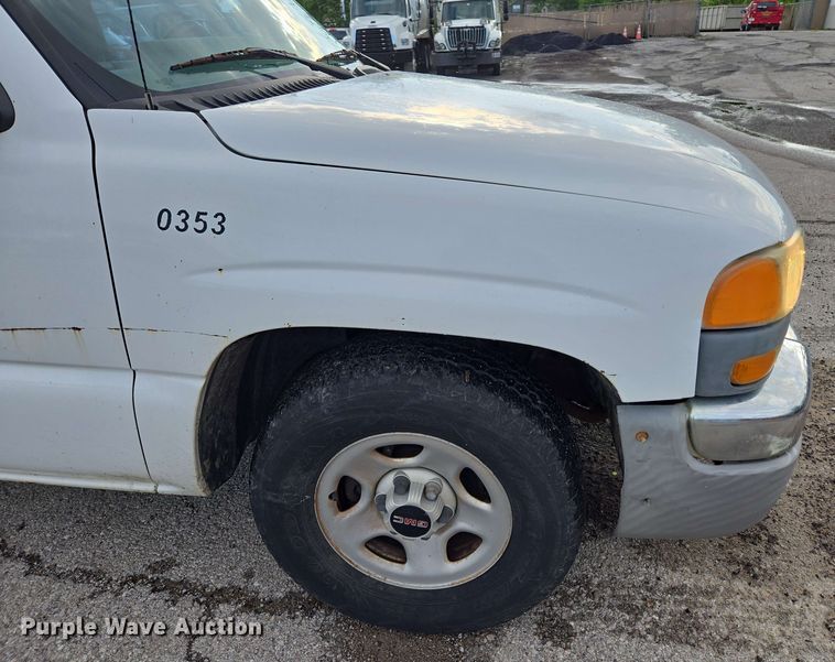 image for item EJ8715 2003 GMC Sierra 1500 pickup truck