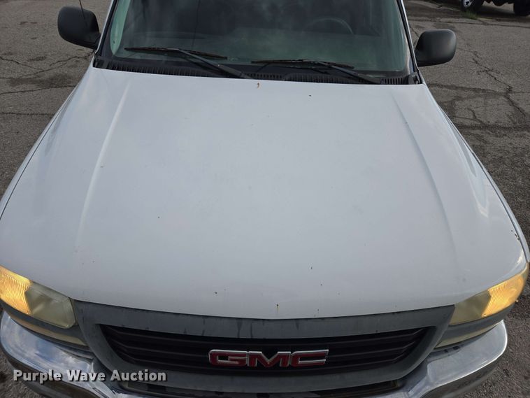 image for item EJ8715 2003 GMC Sierra 1500 pickup truck